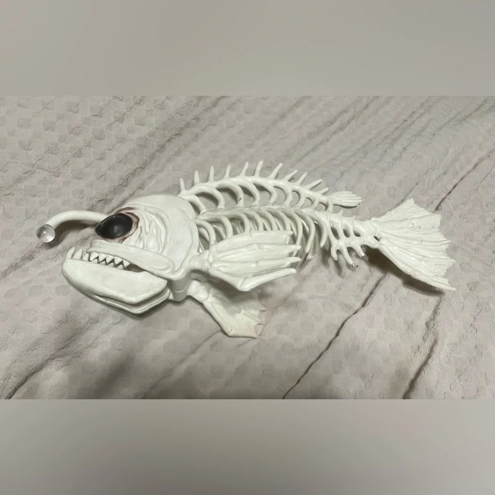 Unique White Fish Skeleton Standing Decor